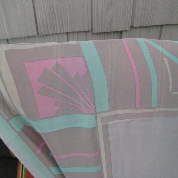 Vintage Adrienne Vittadini Mod Square Scarf - Picture 5 of 6